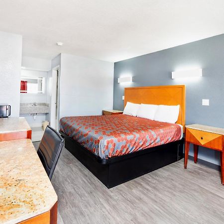 Executive Inn Hondo Εξωτερικό φωτογραφία