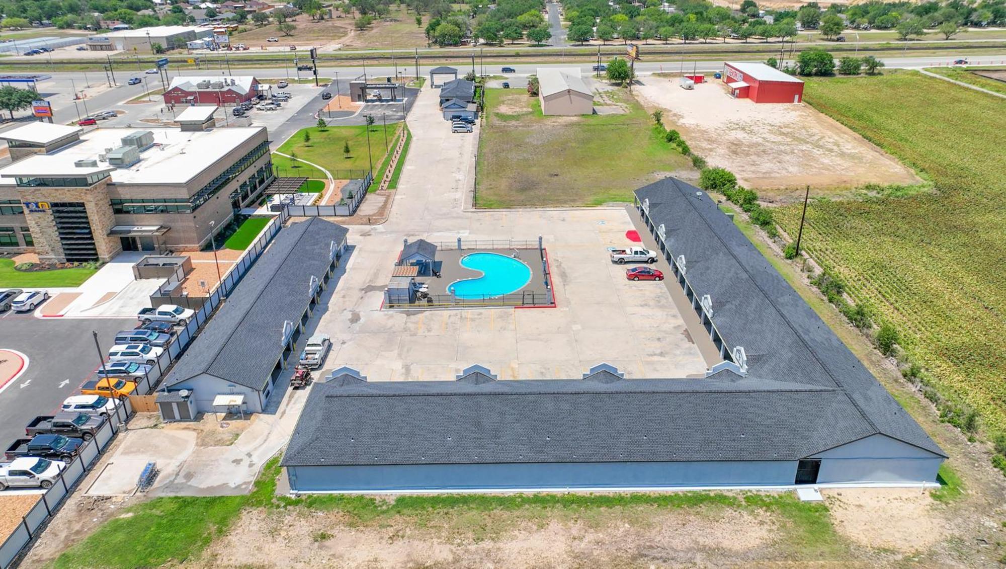 Executive Inn Hondo Εξωτερικό φωτογραφία