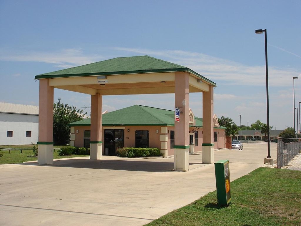 Executive Inn Hondo Εξωτερικό φωτογραφία